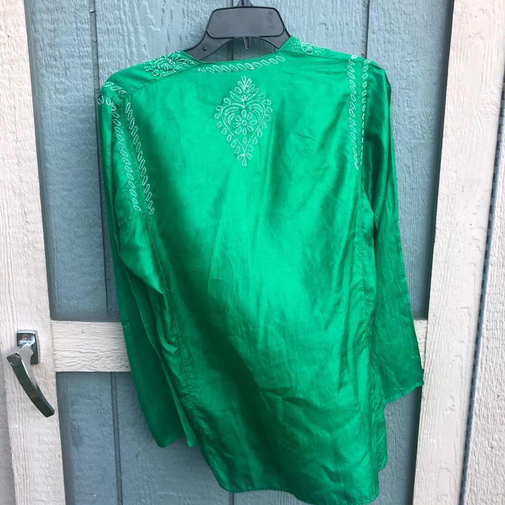 Indian silk tunic shirt Kelly green embroidery - Picture 5 of 7